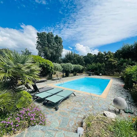4 Pieces A Avec Piscine, Jardin Et Terrasses, A 1 Km De La - Fr-1-63-367 Tatil Evi