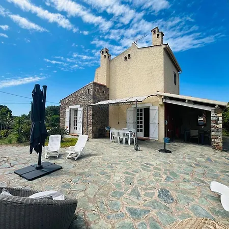 4 Pieces A Avec Piscine, Jardin Et Terrasses, A 1 Km De La - Fr-1-63-367 Dom wakacyjny *